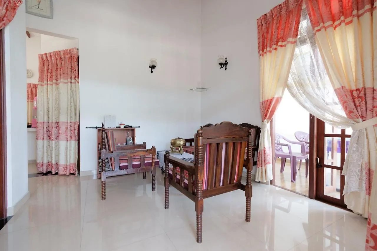 Kandyan White Holiday Homes Πανσιόν
